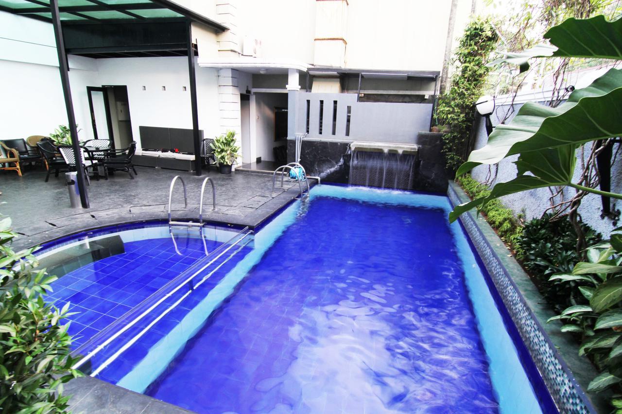 Geulis Boutique Hotel Bandung Exterior photo